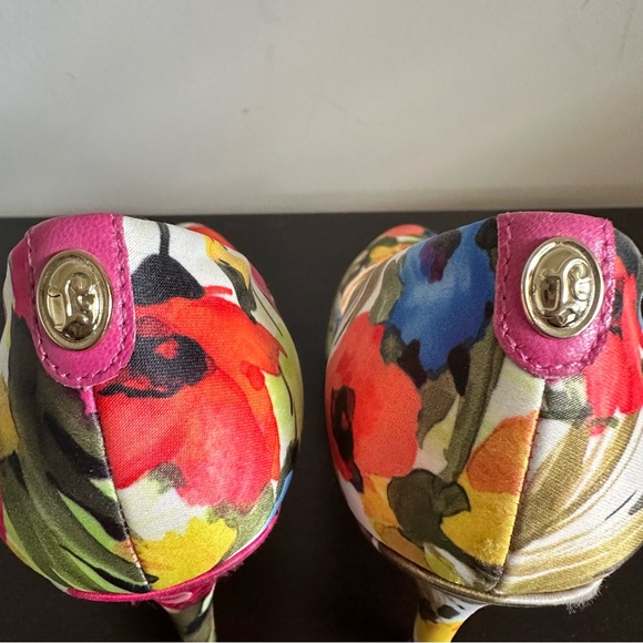 Ivanka Trump Floral Pumps Heels - Picture 4 of 6